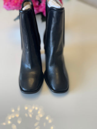 Geneva Leather Bootie Black | 9.5B